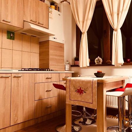 Fairytale Apartment Close To Bradu Ski Slope Brassópojána Kültér fotó